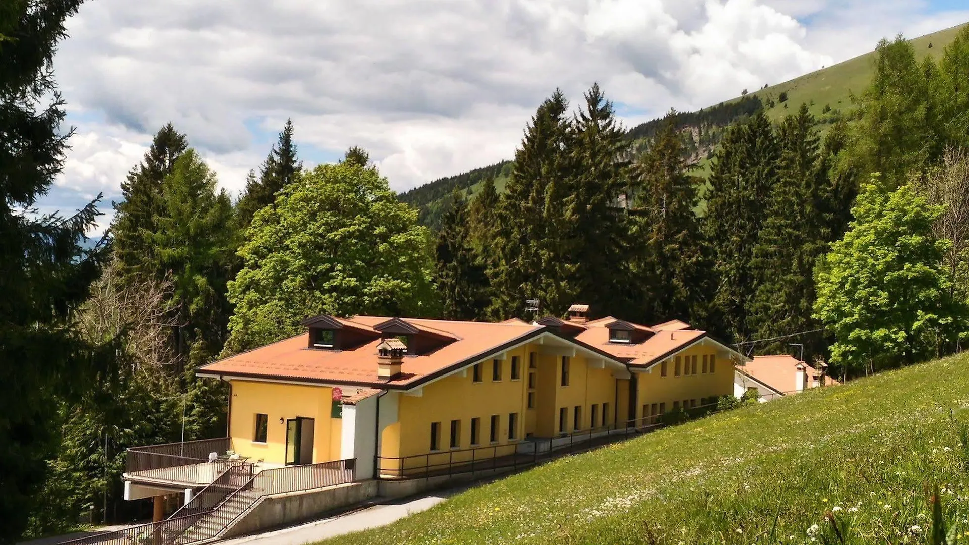 Residence Miravalle & Stella Alpina Valdobbiadene 0*,